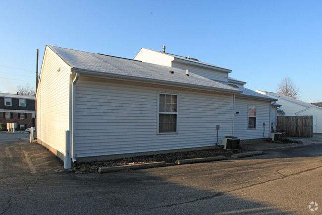 Building Photo - 9903-9915 Michael Edward Dr