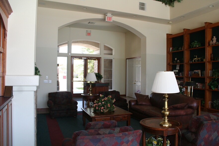 Clubhouse - 3810 Strawberry Field Grv