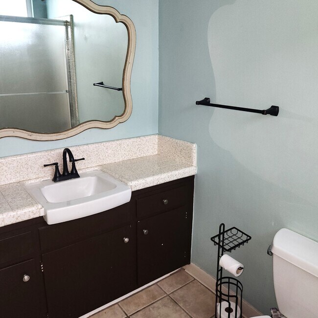 full bath on second floor - 138 S Bryn Mawr St