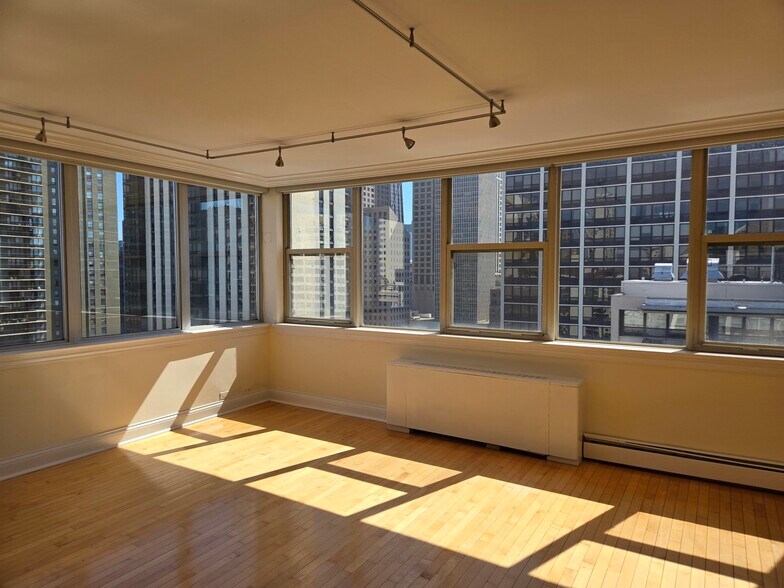 Building Photo - 40 E Cedar St