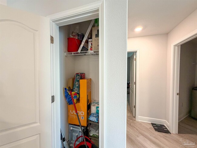 Building Photo - 392 Hilburn Ln