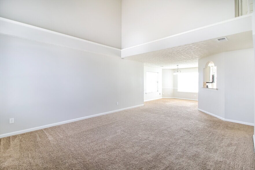 Building Photo - 650 Compton Ln