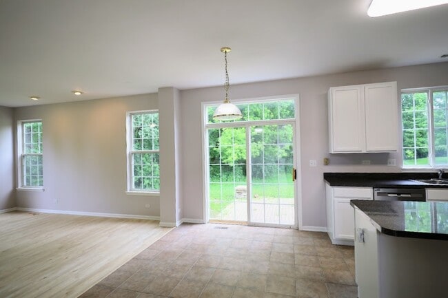 Building Photo - 771 S Sienna Dr