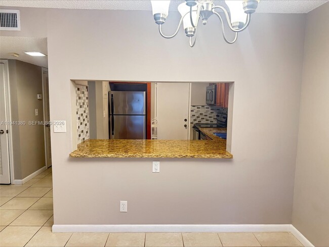 Building Photo - 2312 S Cypress Bend Dr