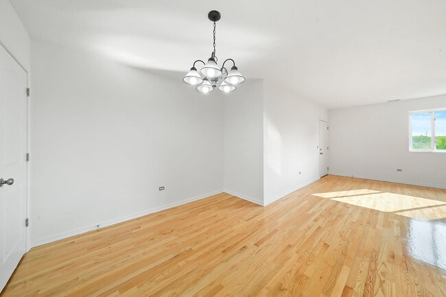 Building Photo - 13906 Central Park Ave