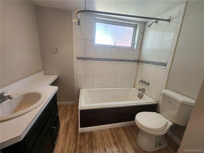 Building Photo - 59 Oak St