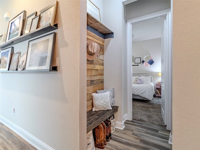 Building Photo - 10923 Texas Rose Dr