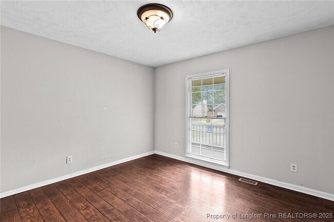 Building Photo - 6924 Woodmark Dr