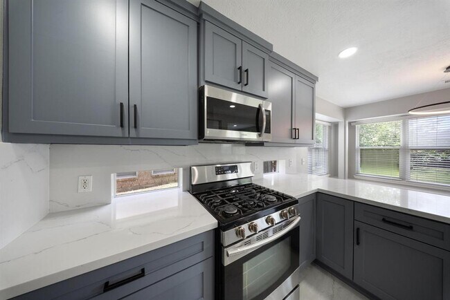 Building Photo - 8311 Sierra Hill Ct
