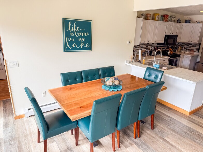 Building Photo - 440 S Peninsula Ln