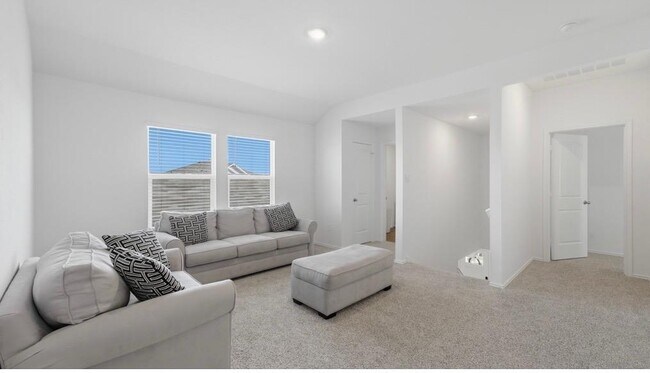 Building Photo - 293 Ebbsfleet Dr