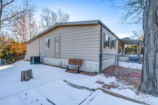 Building Photo - 2 bed, 2 bath Home in Prescott!