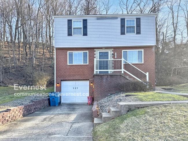 Primary Photo - 131 Greenview Dr