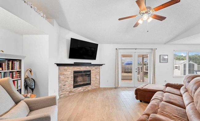 Building Photo - Updated 3 Bed/2 Bath - Close To Perdido Ke...