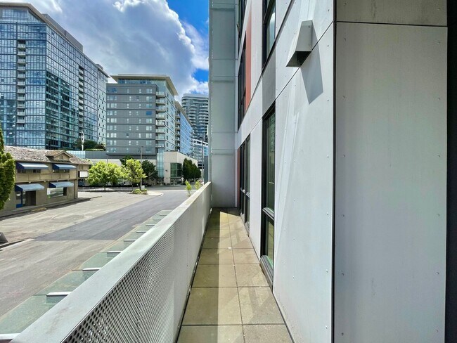 Building Photo - 1085 103rd Ave NE