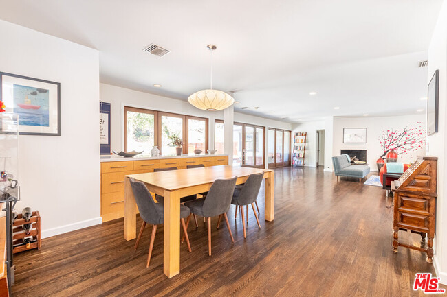 Building Photo - 16811 Escalon Dr
