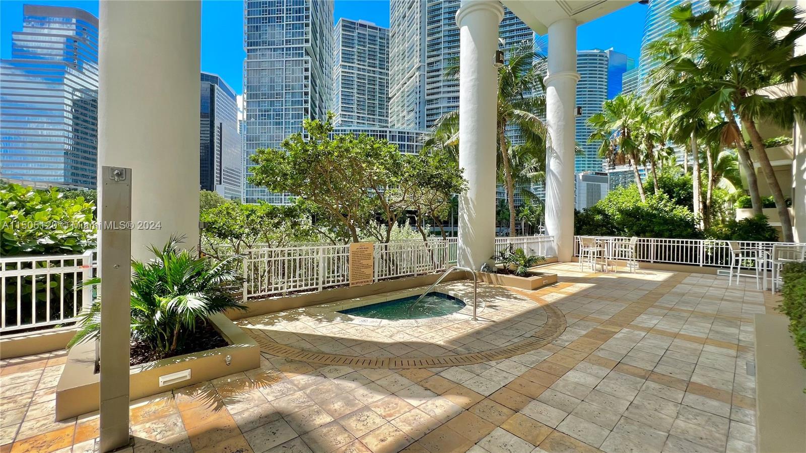 Building Photo - 801 Brickell Key Blvd