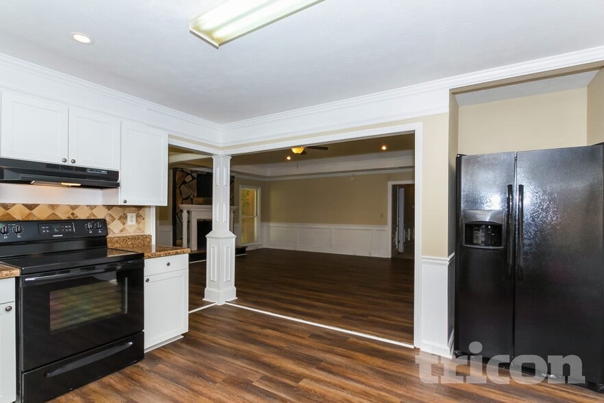 Building Photo - 350 Bridgewood Dr SE