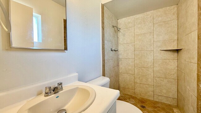 Building Photo - 12602 N 21st Ave