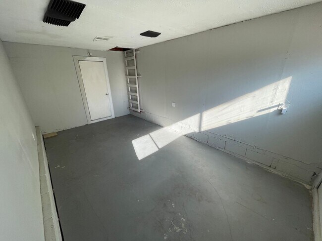 Building Photo - 3 br, 1 bath House - 1225 NW 91st St