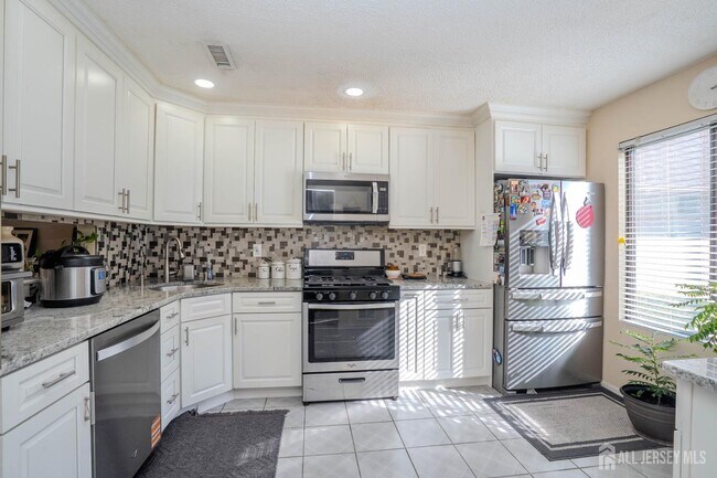 Building Photo - 58 Park Gate Dr