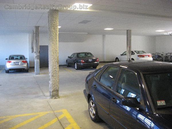 Building Photo - 599 Albany St