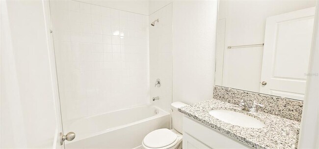 Building Photo - 429 Silver Palm Dr