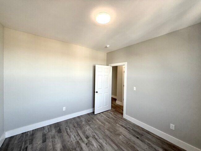 Building Photo - 237 E Broadway