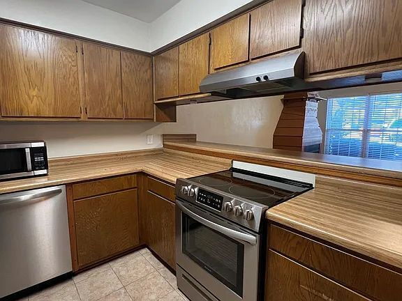 Building Photo - "Charming 2-Bed, 2-Bath Home in Tallahassee's Heart - Cozy 928 Sq Ft Haven!"