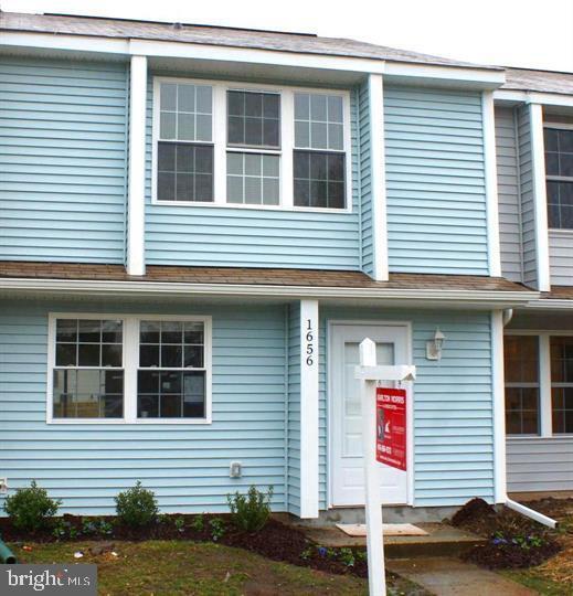 Building Photo - 1656 Woodtree Ct E