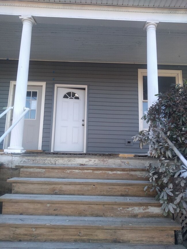 Building Photo - 515 Lee Ave