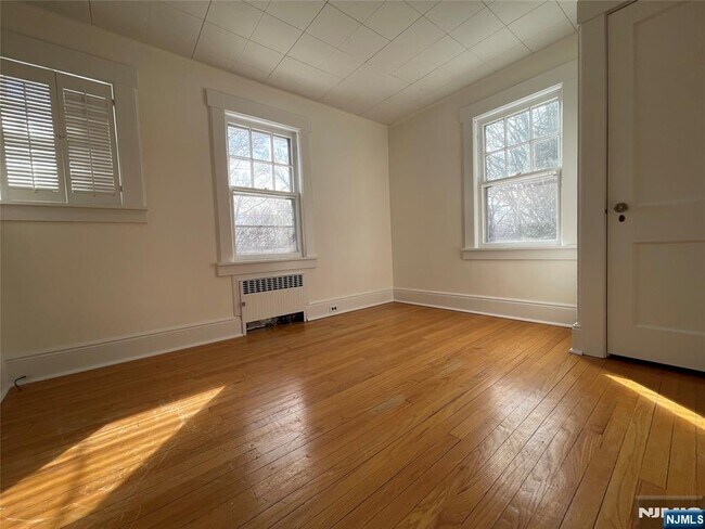 Building Photo - 506 Morningside Rd