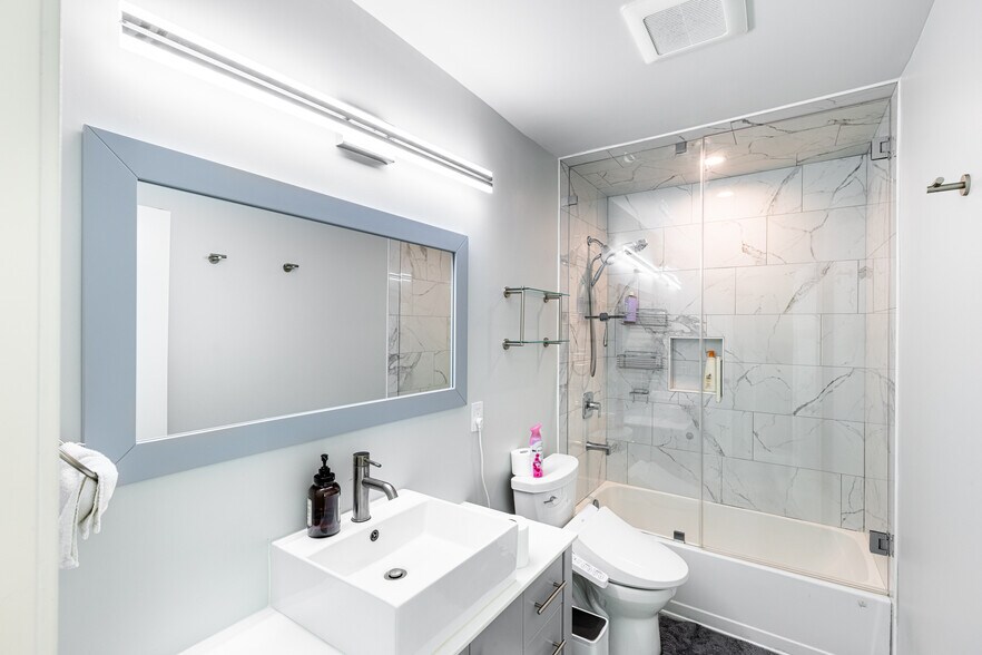 Building Photo - 8141 Hinds Ave