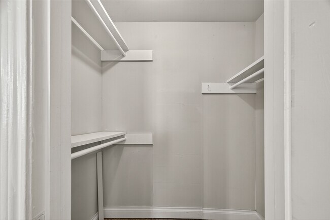 Building Photo - 11447 Kirkvalley Dr