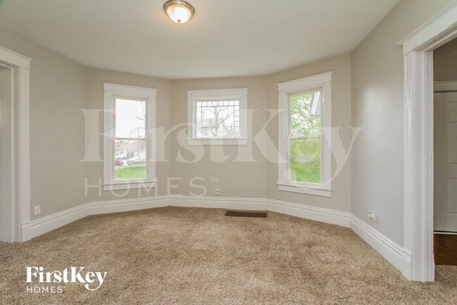 Building Photo - 374 Jay St