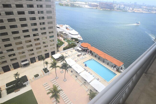 Building Photo - 335 S Biscayne Blvd
