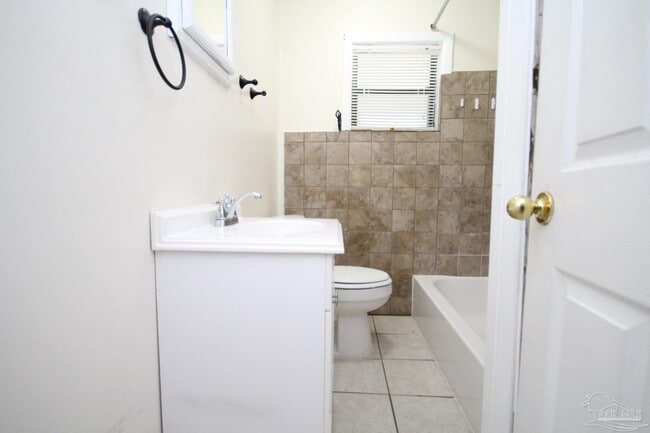 Building Photo - 703 N 72nd Ave