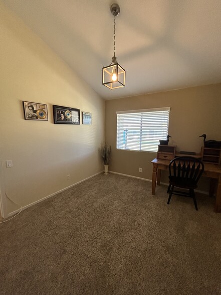 Building Photo - 3755 Vista Campana N