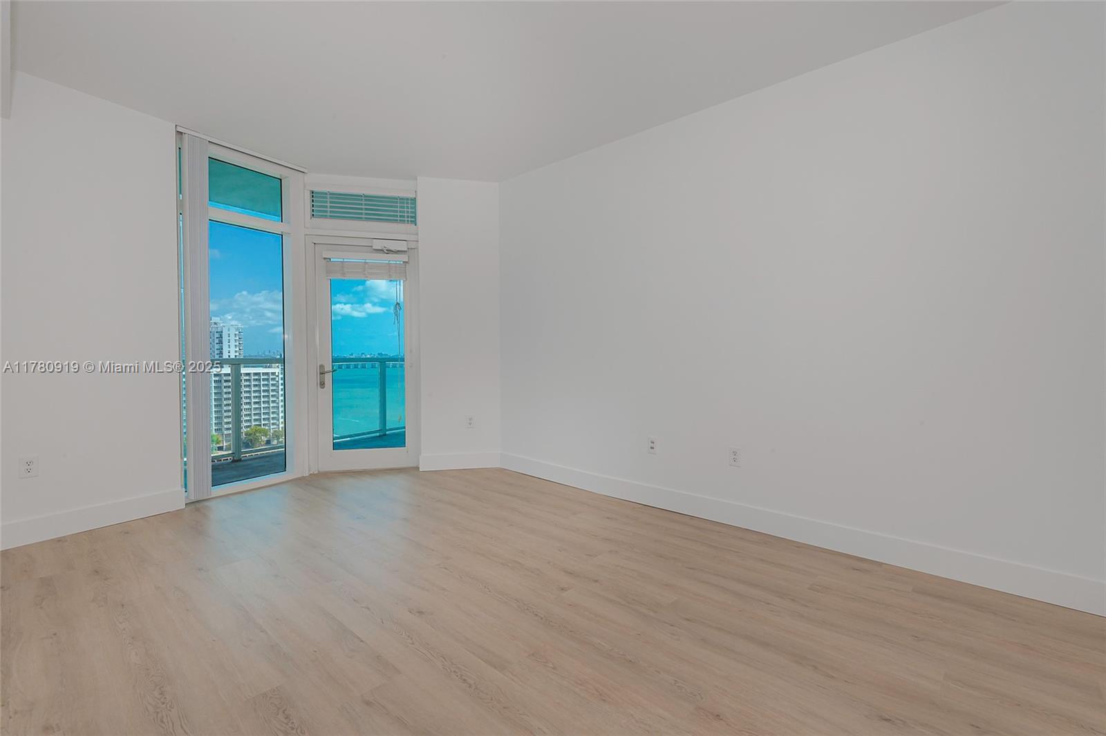 Building Photo - 1900 N Bayshore Dr