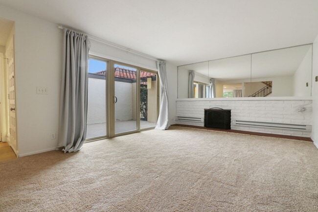 Building Photo - For Rent 3 Bed, 2.5 Bath Condo in Mesa Verde, Costa Mesa $4,195