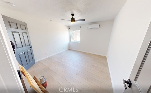 Building Photo - 5637 Redwood Ave