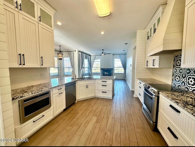 Building Photo - 1755 Creekwater Blvd
