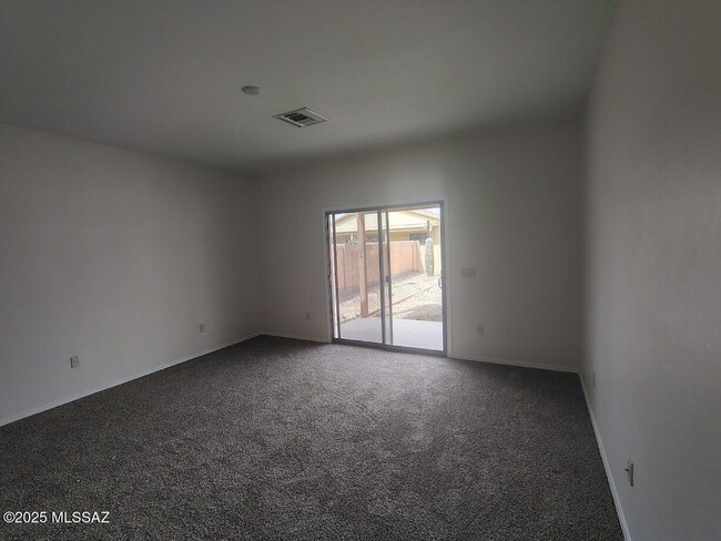 Building Photo - 77 E Calle Trona