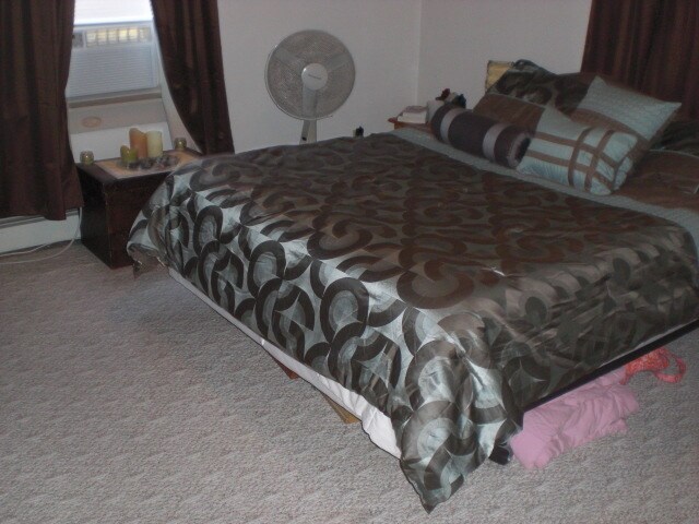 Building Photo - 13 Home St