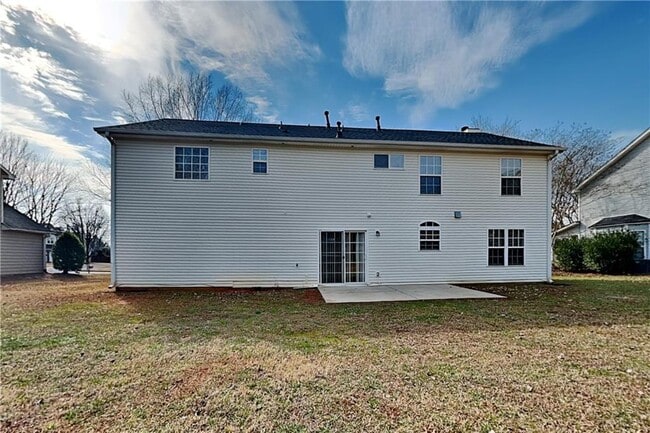 Building Photo - 368 Dunagan Chase Dr SE