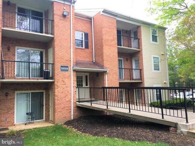 Primary Photo - 18318 Streamside Dr