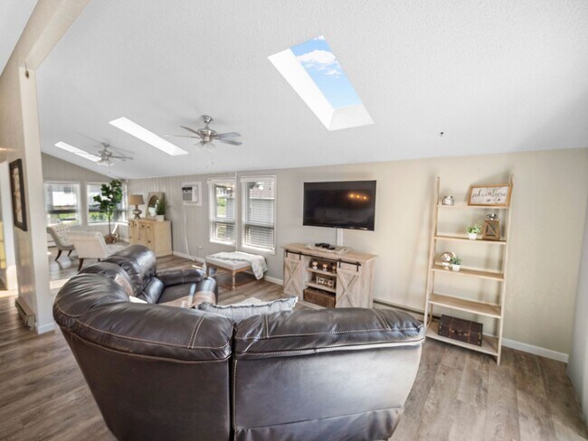 Building Photo - Spacious 2-Bedroom Home with Private Deck,...