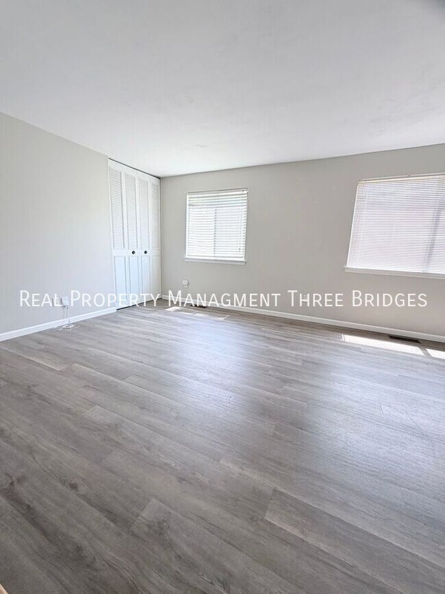 Building Photo - 5245 Ville Anita Ct