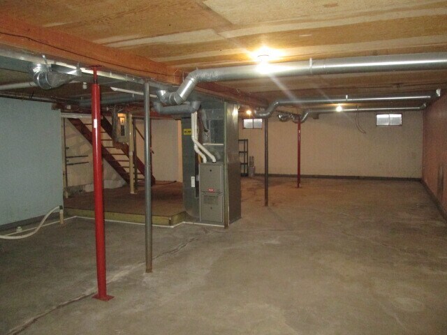 Building Photo - 324 6th St