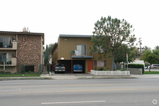 Building Photo - Victory Apartments